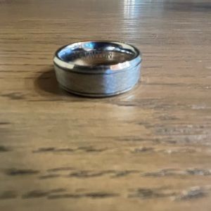 Men’s wedding band Size 10